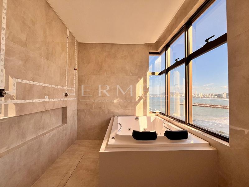 Apartamento 04 Su�tes no Centro de Itapema 23