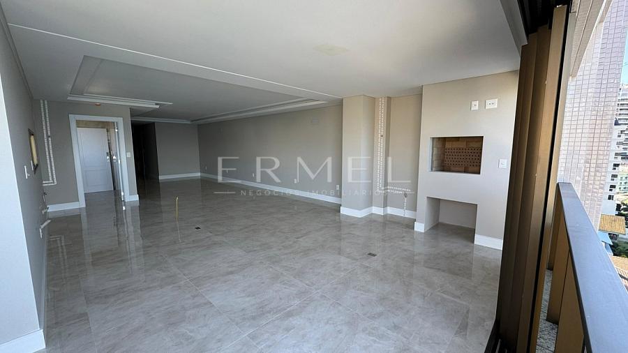 Apartamento 04 Su�tes no Centro de Itapema 18