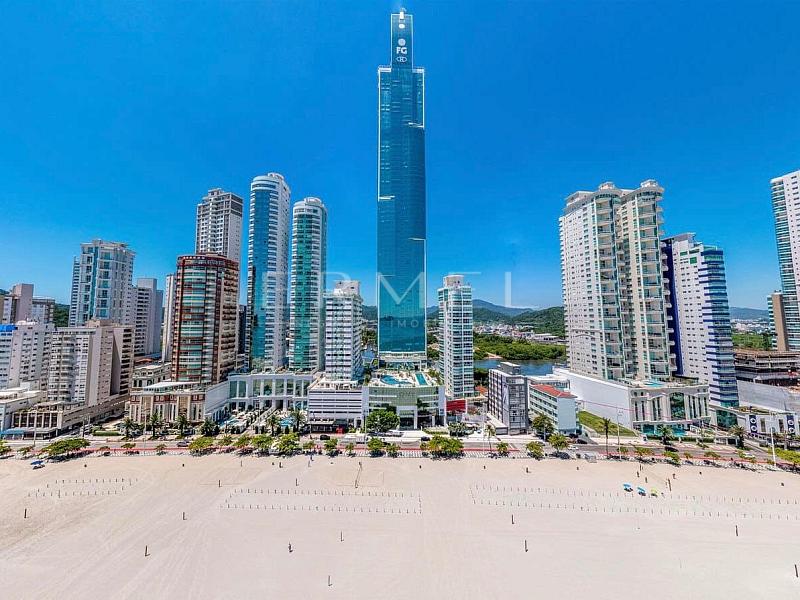 Apartamento 04 Su�tes no Centro de Balne�rio Cambori� 2