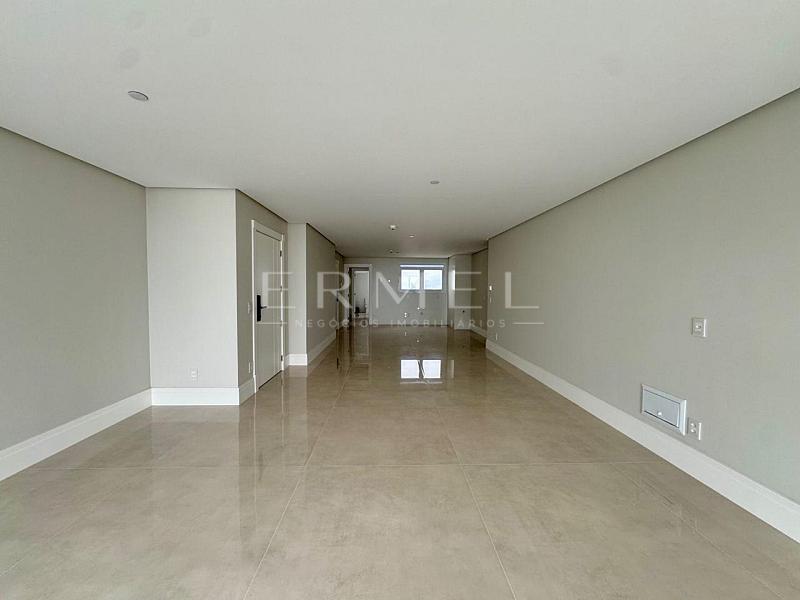 Apartamento 04 Su�tes no Centro de Balne�rio Cambori� 11