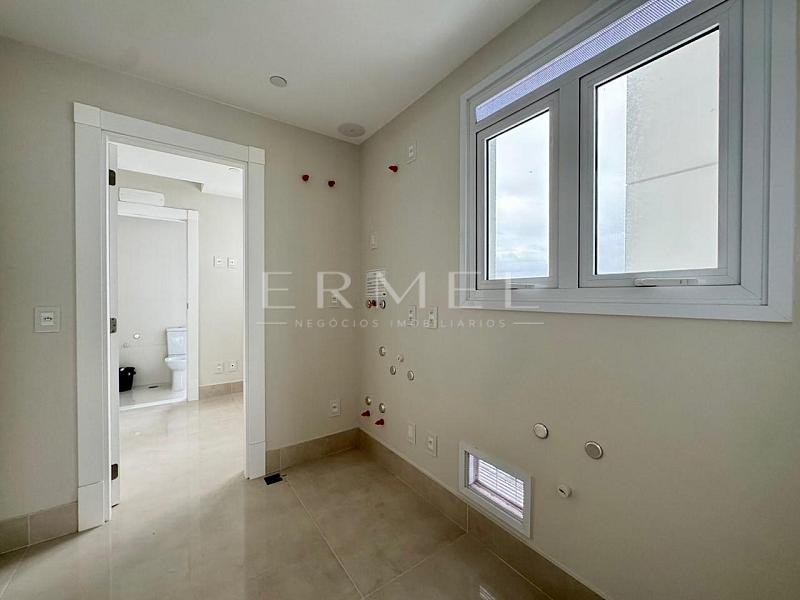 Apartamento 04 Su�tes no Centro de Balne�rio Cambori� 13