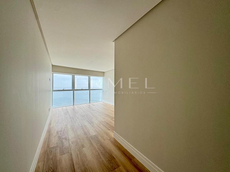 Apartamento 04 Su�tes no Centro de Balne�rio Cambori� 16