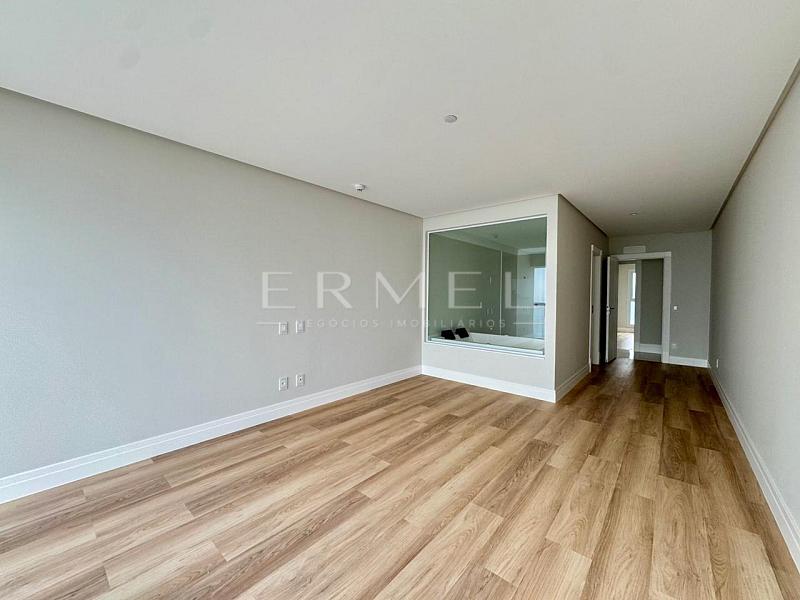 Apartamento 04 Su�tes no Centro de Balne�rio Cambori� 18