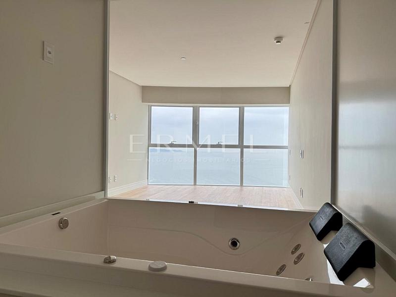 Apartamento 04 Su�tes no Centro de Balne�rio Cambori� 19