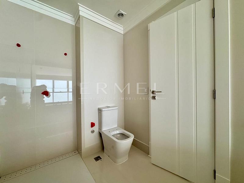 Apartamento 04 Su�tes no Centro de Balne�rio Cambori� 21