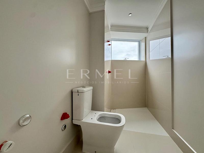 Apartamento 04 Su�tes no Centro de Balne�rio Cambori� 29