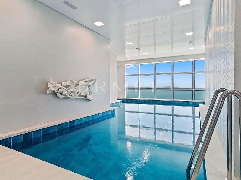 Apartamento 04 Su�tes no Centro de Balne�rio Cambori� 35