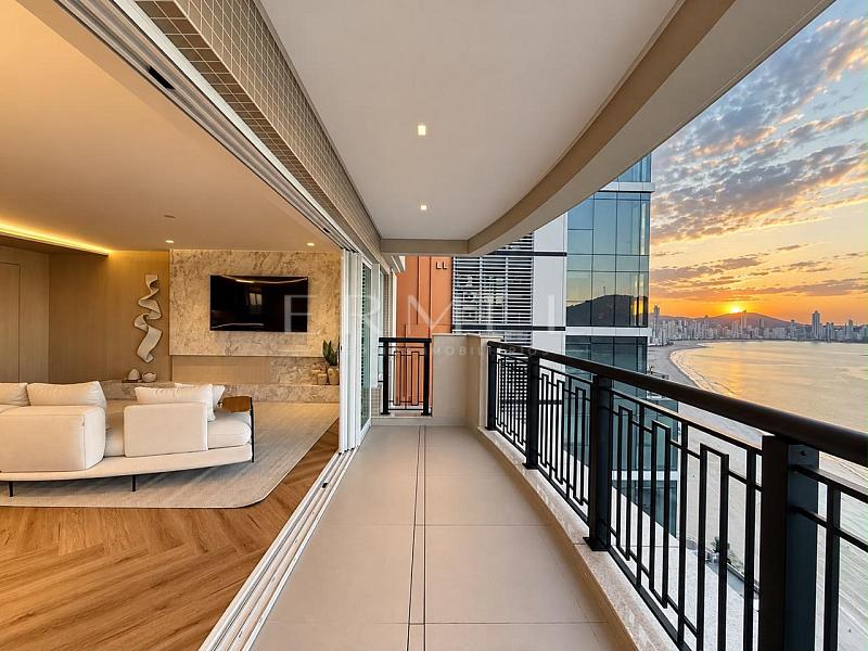 Apartamento 04 Su�tes no Centro de Balne�rio Cambori� 1