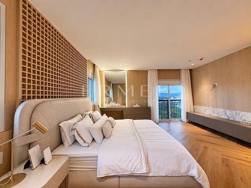 Apartamento 04 Su�tes no Centro de Balne�rio Cambori� 12