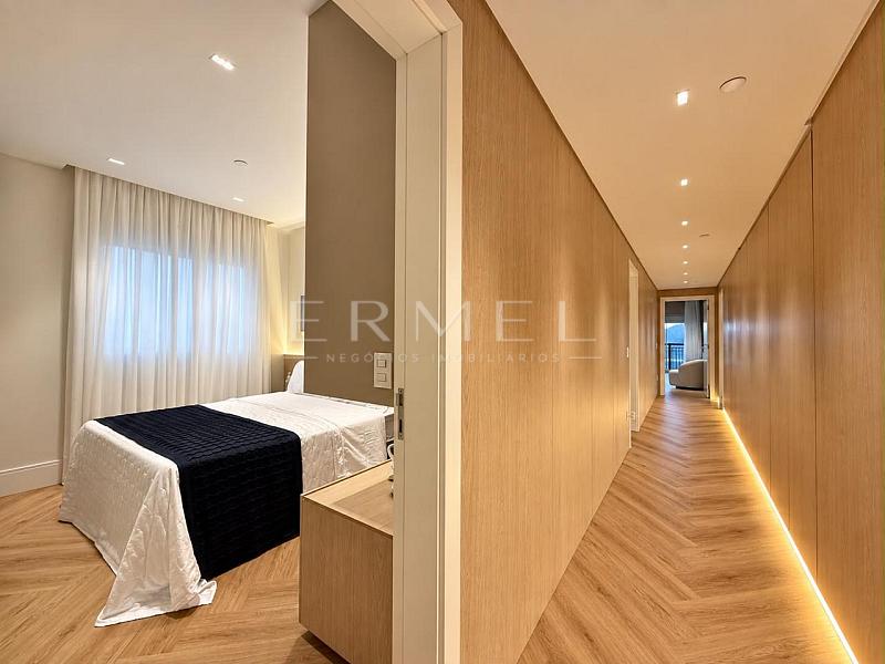 Apartamento 04 Su�tes no Centro de Balne�rio Cambori� 13