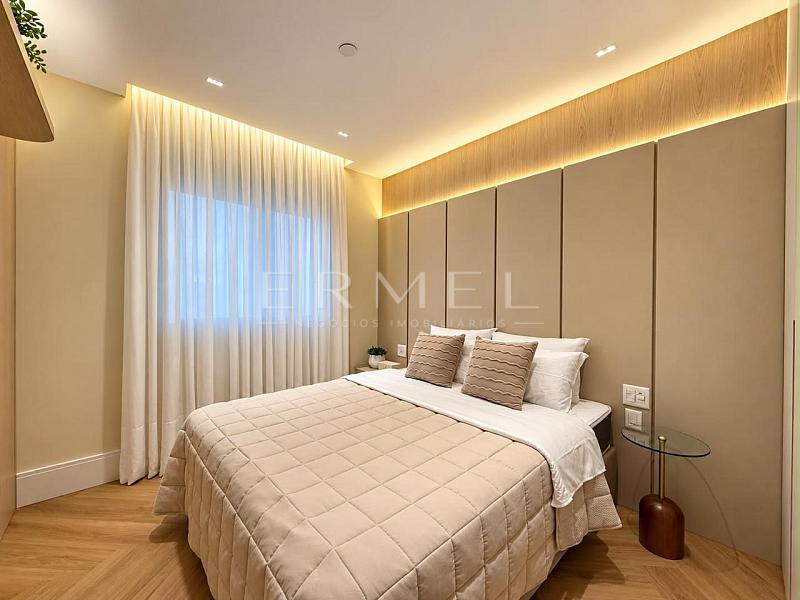 Apartamento 04 Su�tes no Centro de Balne�rio Cambori� 17