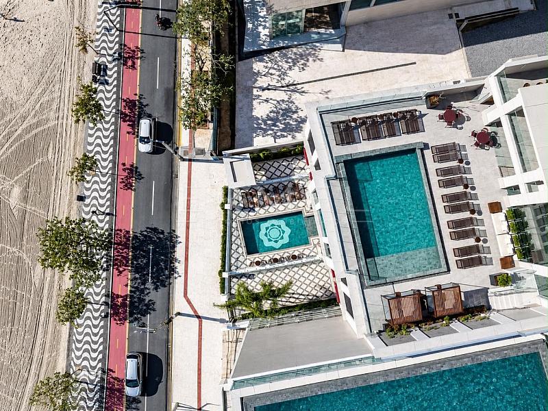 Apartamento 04 Su�tes no Centro de Balne�rio Cambori� 31