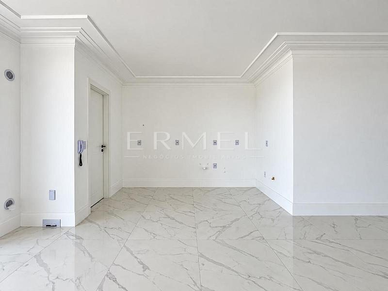 Apartamento 03 Su�tes no Centro de Balne�rio Cambori� 7