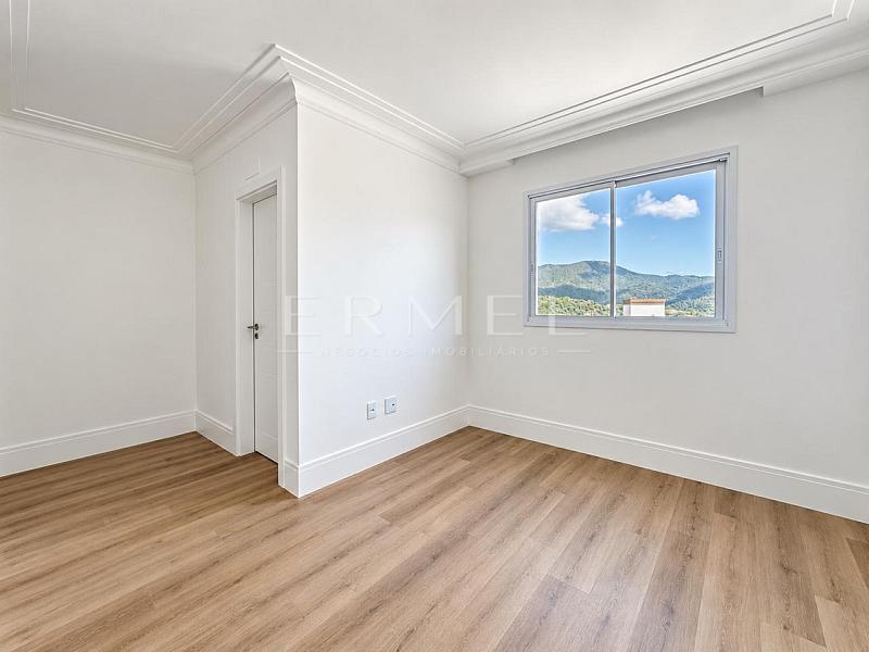 Apartamento 03 Su�tes no Centro de Balne�rio Cambori� 13
