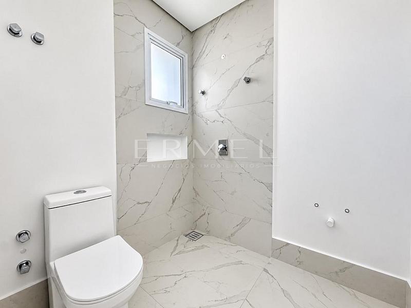 Apartamento 03 Su�tes no Centro de Balne�rio Cambori� 17