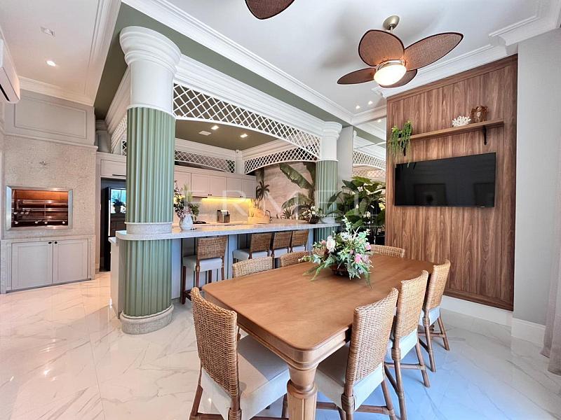 Apartamento 03 Su�tes no Centro de Balne�rio Cambori� 16