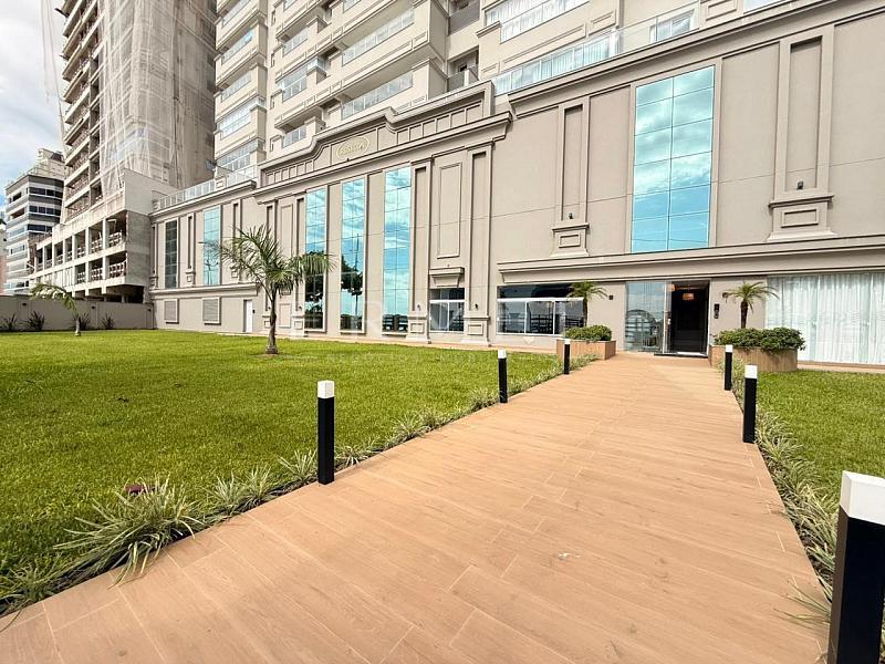 Apartamento 04 Su�tes no Centro de Balne�rio Cambori� 2