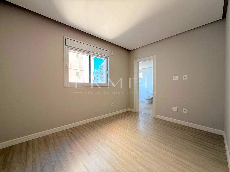 Apartamento 04 Su�tes no Centro de Balne�rio Cambori� 14