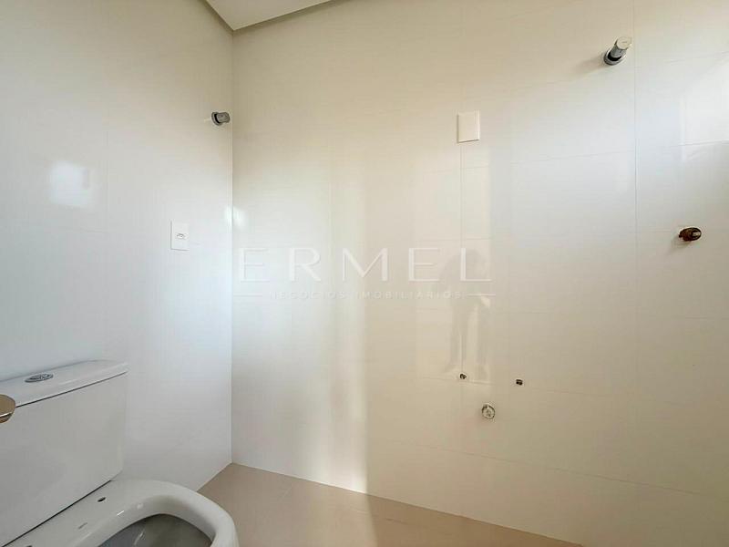 Apartamento 04 Su�tes no Centro de Balne�rio Cambori� 17
