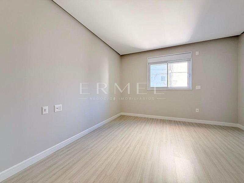 Apartamento 04 Su�tes no Centro de Balne�rio Cambori� 18