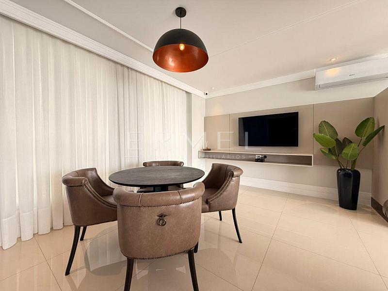 Apartamento 04 Su�tes no Centro de Balne�rio Cambori� 28