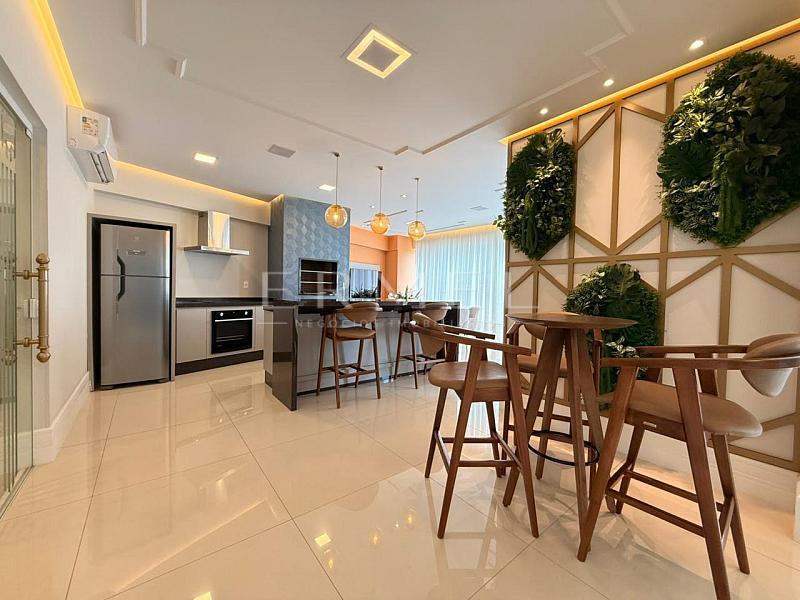 Apartamento 04 Su�tes no Centro de Balne�rio Cambori� 29