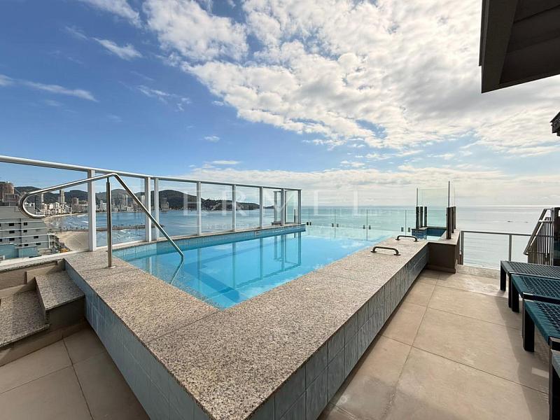 Apartamento 04 Su�tes no Centro de Balne�rio Cambori� 33
