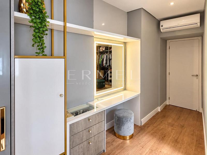 Apartamento 03 Quartos na Praia Brava em Itaja� 11