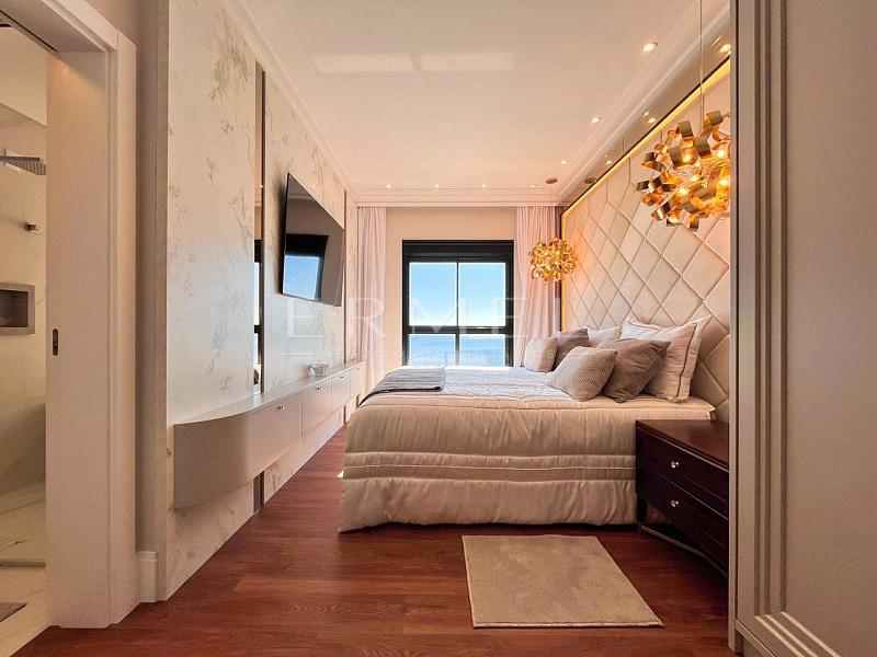 Apartamento 04 Su�tes em Porto Belo 12