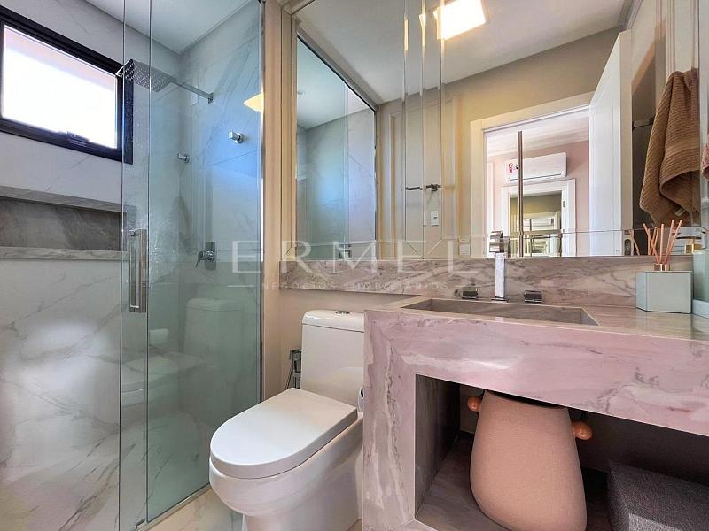 Apartamento 04 Su�tes em Porto Belo 18
