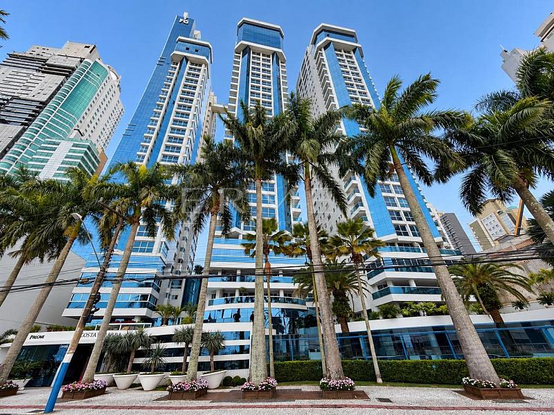 Apartamento 05 Su�tes na Barra Sul em Balne�rio Cambori� 1