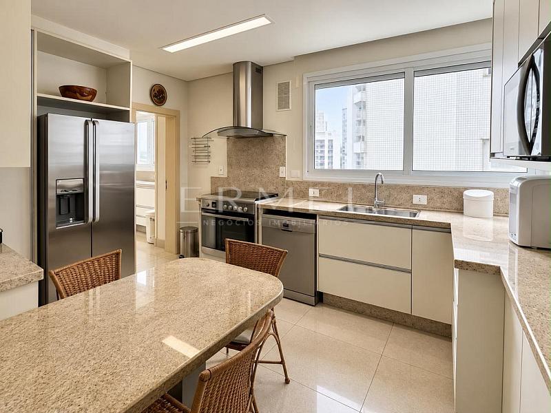 Apartamento 05 Su�tes na Barra Sul em Balne�rio Cambori� 12