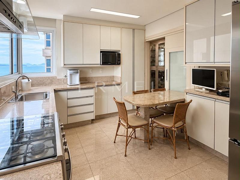 Apartamento 05 Su�tes na Barra Sul em Balne�rio Cambori� 13