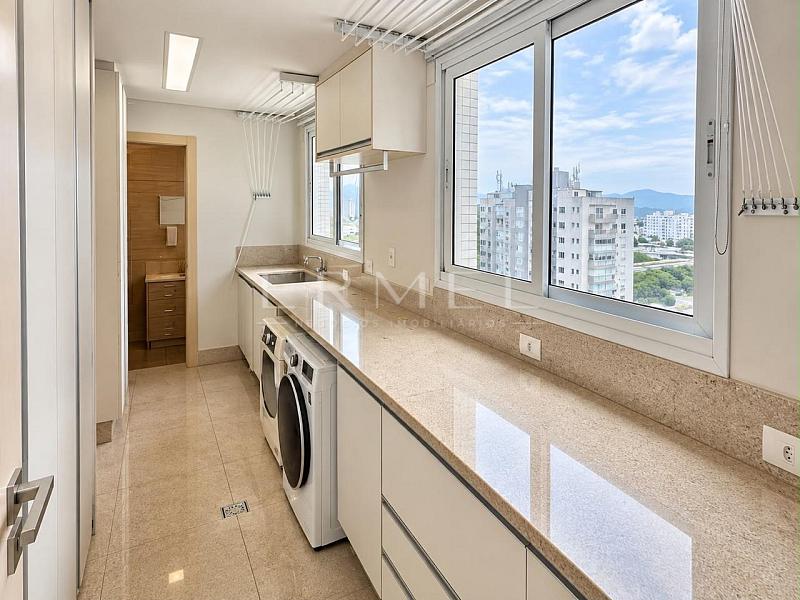 Apartamento 05 Su�tes na Barra Sul em Balne�rio Cambori� 14