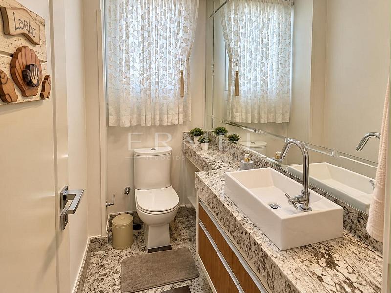 Apartamento 05 Su�tes na Barra Sul em Balne�rio Cambori� 15