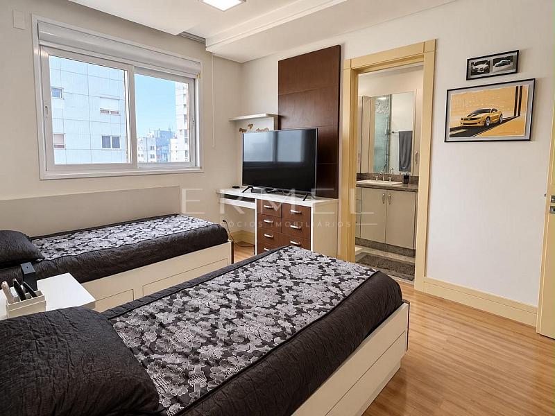 Apartamento 05 Su�tes na Barra Sul em Balne�rio Cambori� 32