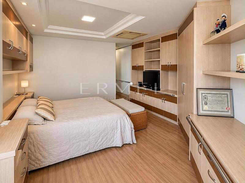Apartamento 05 Su�tes na Barra Sul em Balne�rio Cambori� 21