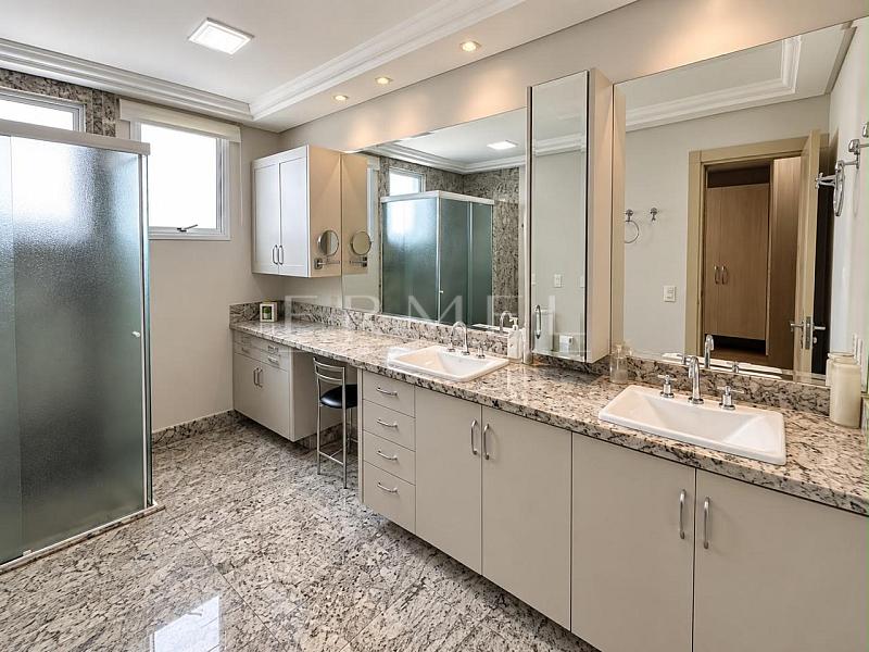 Apartamento 05 Su�tes na Barra Sul em Balne�rio Cambori� 22
