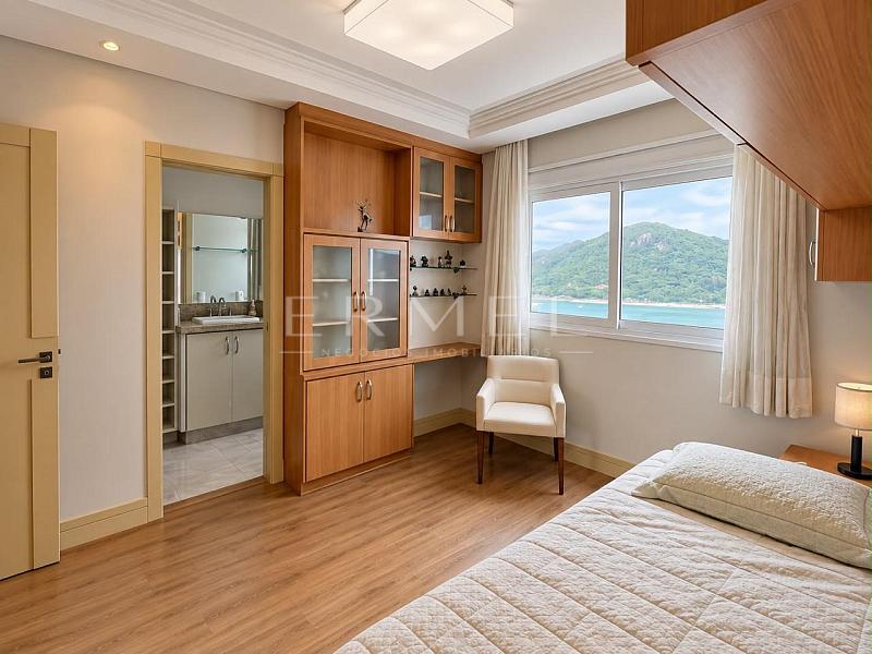 Apartamento 05 Su�tes na Barra Sul em Balne�rio Cambori� 25