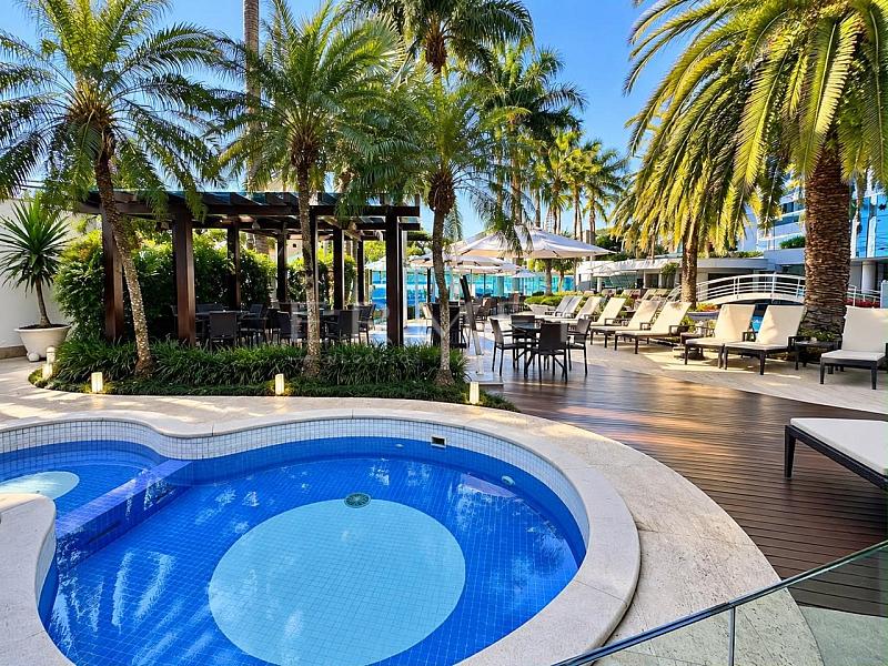 Apartamento 05 Su�tes na Barra Sul em Balne�rio Cambori� 37